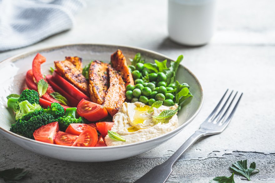 Proteinski obrok na tanjiru