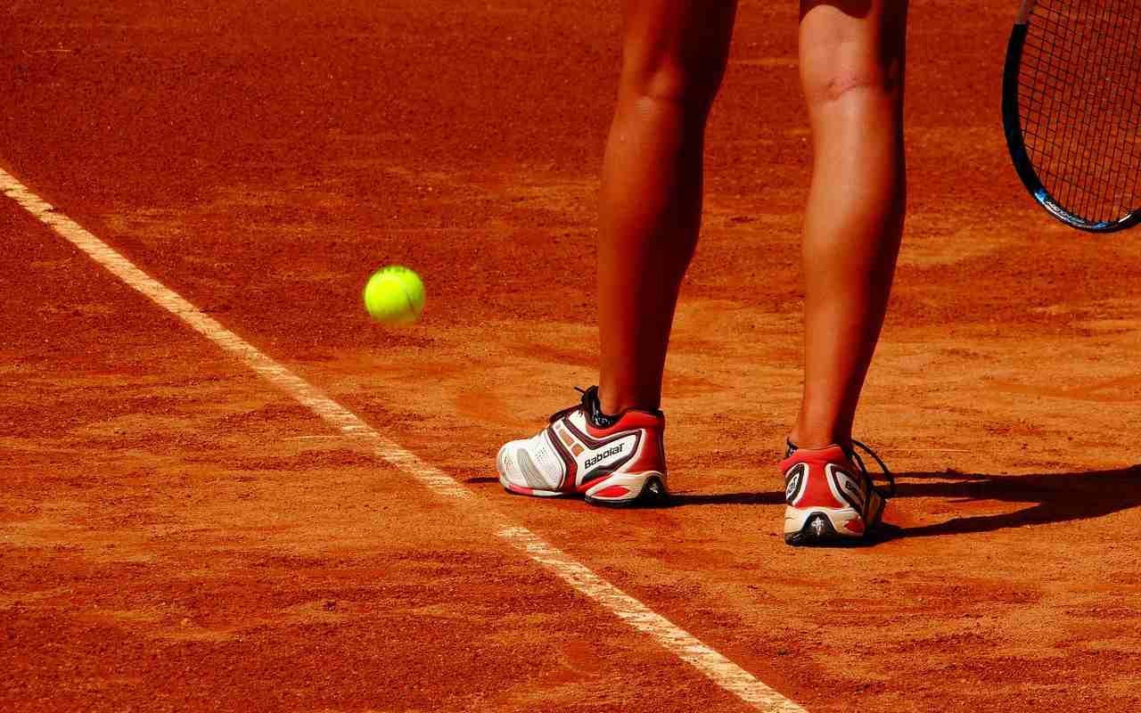 tenis loptica noge